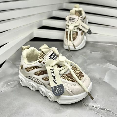 کفش چراغدار