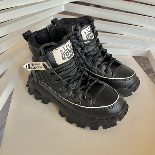 بوت اسپرت دخترانه و پسرانه سایز 32 تا 37 کد 895170