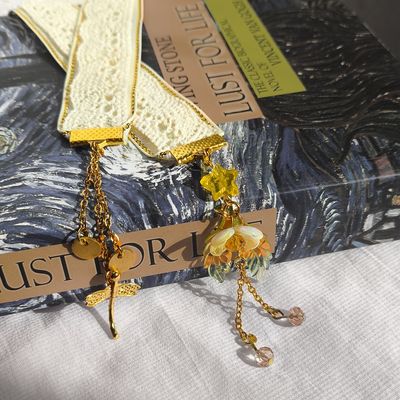 بوکمارک دستساز شیری طلایی نشانه کتاب خاص