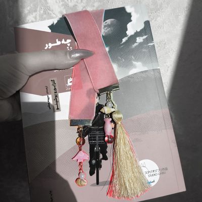 بوکمارک صورتی دریایی با صدف و مروارید
