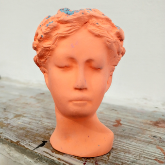 گلدان دکوری مدل تندیس چهره کلاسیک