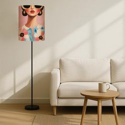 آباژور پایه بلند کنارسالنی طرح دختر