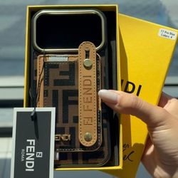 قاب آیفون LuxePocket (Fendi)