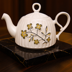 قوری چینی گلدار