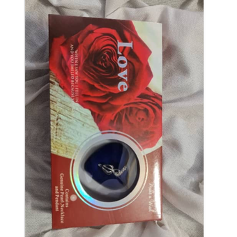 گردنبند مروارید عشق جعبه گل رز