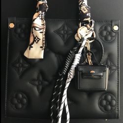 آویز کیف (چارم بگ) کیف مشکی