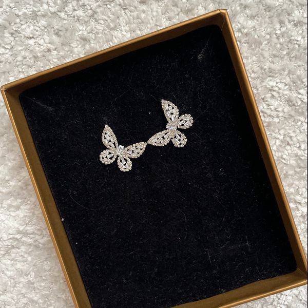 گوشواره نگین دار پروانه