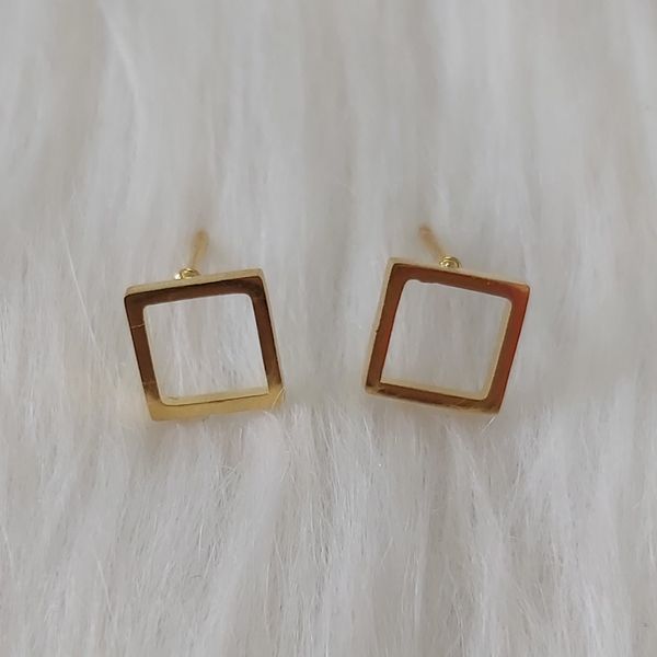 گوشواره زنانه مدل میخی طرح مربع کد shape110