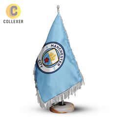 پرچم رومیزی طرح تیم منچسترسیتی (Manchester City) کد 01 ریشه تک (رنگ انتخابی) مخمل پایه سنگی