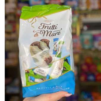 شکلات صدفی ووبرو با مغز شیری و کرم فندق