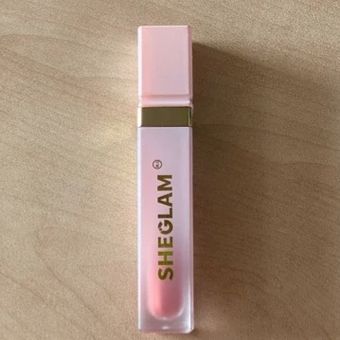 رژلب رنگ صورتی رز مایع