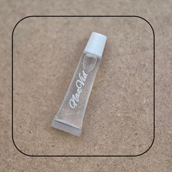 لیپ گلاس بی رنگ