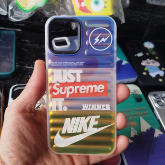 کاور قاب آیفون 12و 12pro مدل یانکیت اسپرت طرح 5