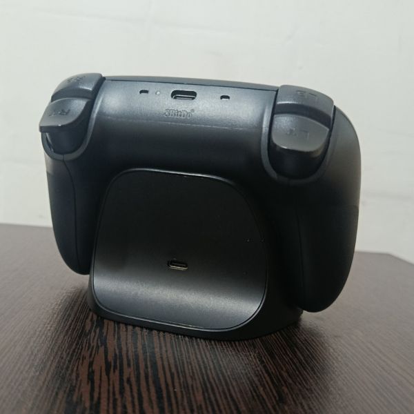 دسته بازی بی سیم ایت بیت دو آلتیمیت 2.4G (کارکرده)  8BitDo Ultimate 2.4G همراه با پایه شارژر