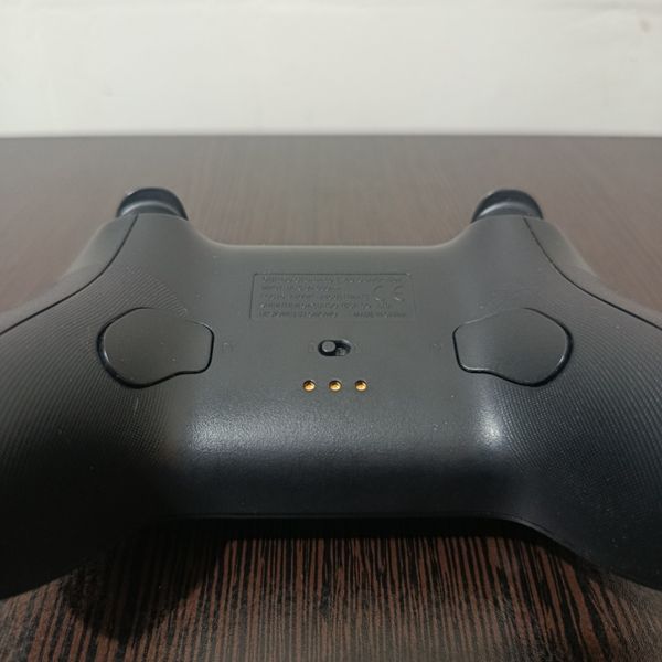 دسته بازی بی سیم ایت بیت دو آلتیمیت 2.4G (کارکرده)  8BitDo Ultimate 2.4G همراه با پایه شارژر