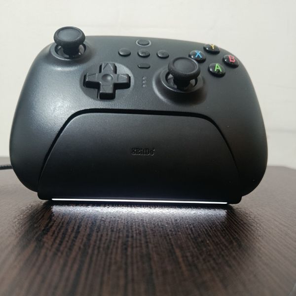 دسته بازی بی سیم ایت بیت دو آلتیمیت 2.4G (کارکرده)  8BitDo Ultimate 2.4G همراه با پایه شارژر