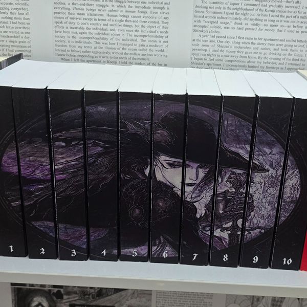 پک 10 جلدی vampire hunter d ومپایر هانتر دی