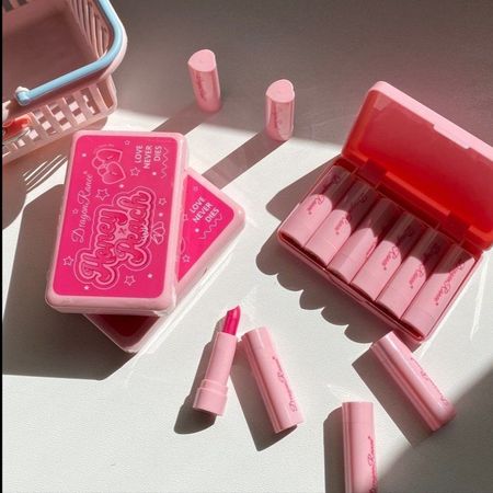 رژصورتی باربی