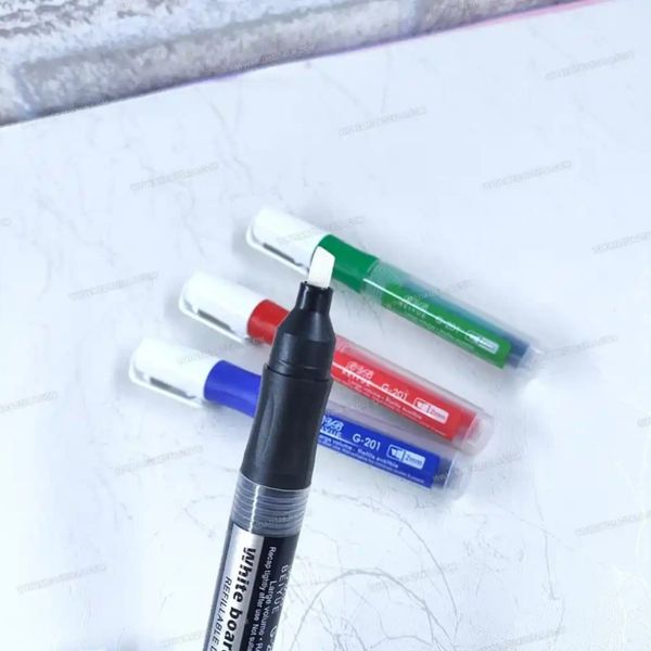 ماژیک وایت برد پمپی