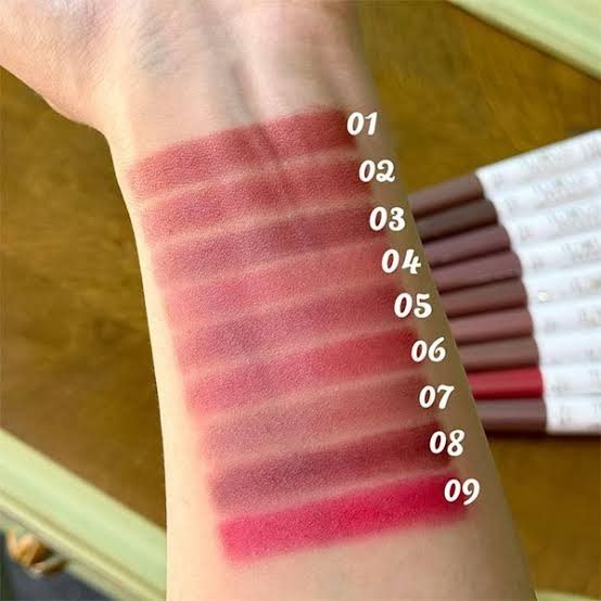 رژلب و خط لب دو طرفه