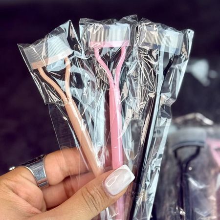 برس جدا کننده مژه