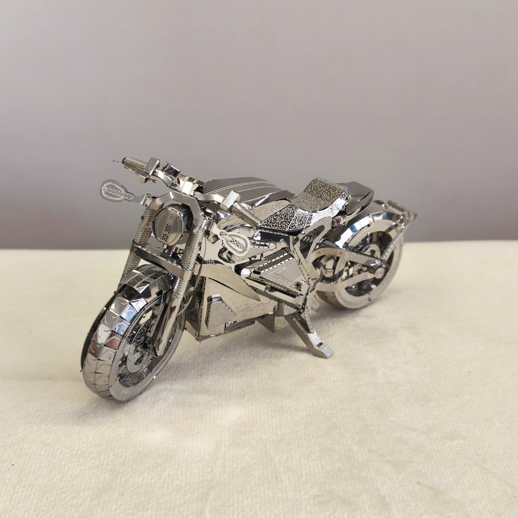 تصویر ماکت دکوری مدل موتورavenger 