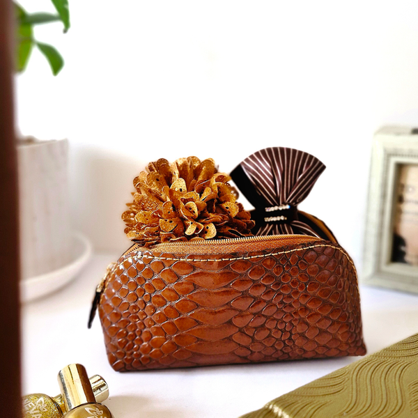 کیف لوازم آرایش . جامدادی ( پوست ماری)