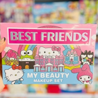 ست لوازم آرایشی بچگانه طرح سانریو best friend