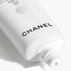 ضدآفتاب شنل UV Essentiel SPF50 30ml | CHANEL UV Essentiel SPF50 PA++++ 30ml