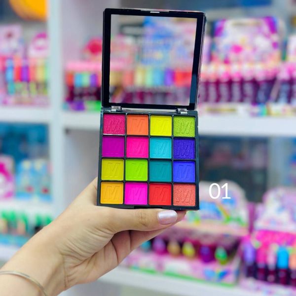 پالت سایه 16رنگ میس لارا