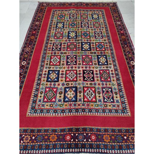 فرش دستباف چهارمتری سایز پردهای (تمام پشم یلمه طرح اسپرت دور خلوت خشتی)کد