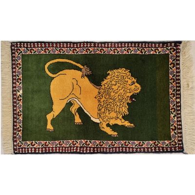 فرش دستباف سایز پادری یا پشتی زمینه سبز (تمام پشم یلمه طرح شیر قشقایی) کد 6068