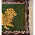 فرش دستباف سایز پادری یا پشتی زمینه سبز (تمام پشم یلمه طرح شیر قشقایی) کد 6068