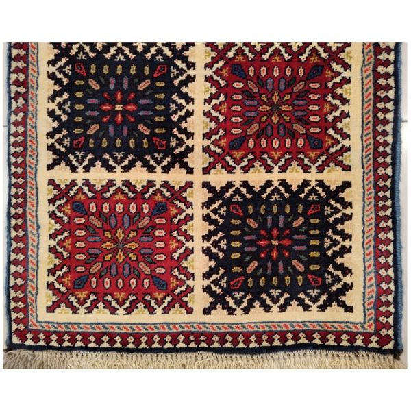 فرش دستباف سایز پادری یا پشتی (تمام پشم یلمه طرح خشت گردونه خورشید ) کد 5904