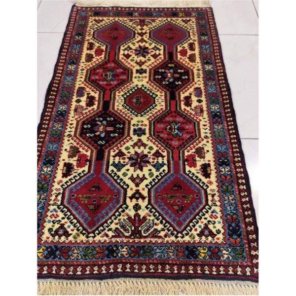 فرش دستباف سایز پادری یا پشتی زمینه کرم (تمام پشم یلمه طرح قابی) کد 5694