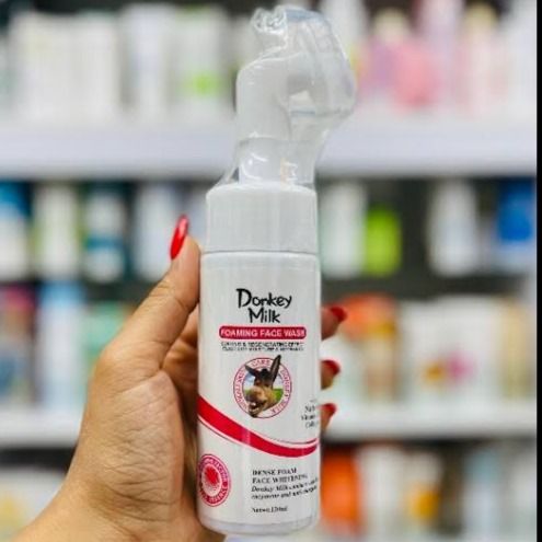 فوم شستشو براش دار شیر الاغ