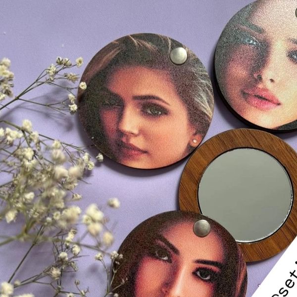 آینه چوبی گرد طرح دختر