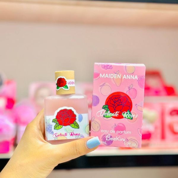 عطر بیکینی رایحه های گلی و میوه ای