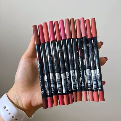 خط لب ضدآب مخملی