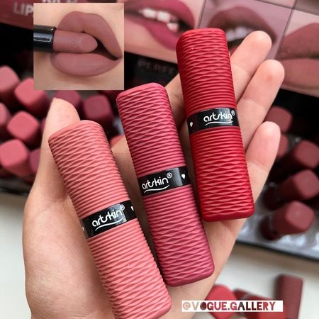 رژ لب جامد مخملی آرت اسکین