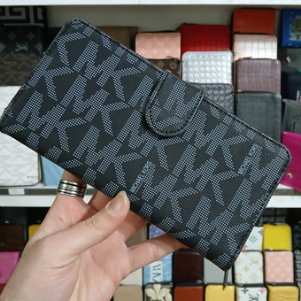 کیف پول زنانه پشت دکمه