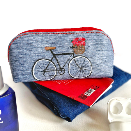 کیف لوازم آرایش . جامدادی (نقاشی شده)