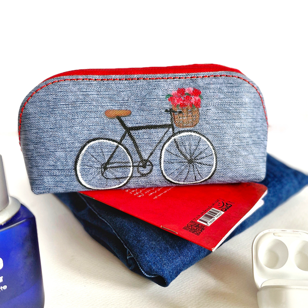 کیف لوازم آرایش . جامدادی (نقاشی شده)