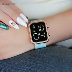 ساعت مچی نگین دار طرح اپل