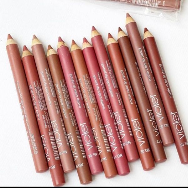 رژ لب مدادی مخملی