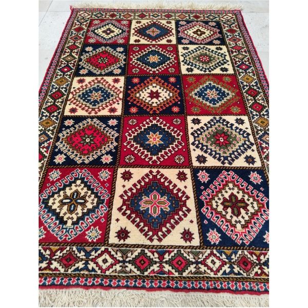 فرش دستباف سایز ذرع و نیم (تمام پشم یلمه طرح خشتی) کد 5978