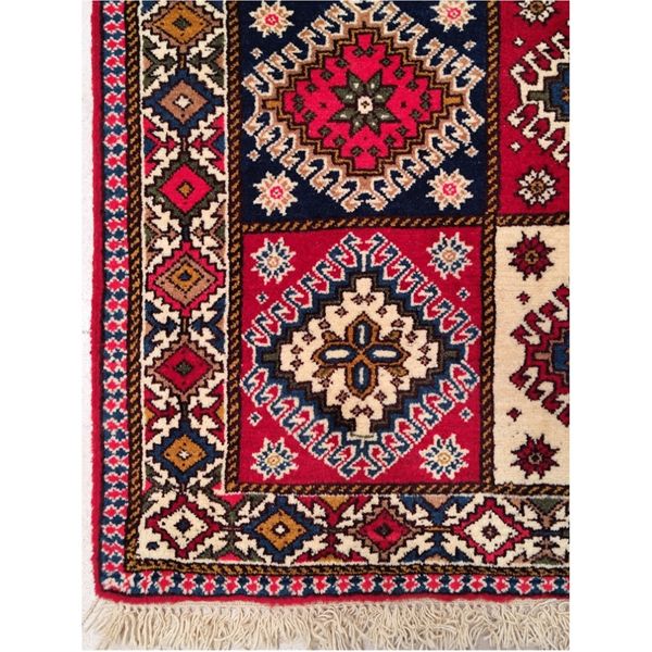 فرش دستباف سایز ذرع و نیم (تمام پشم یلمه طرح خشتی) کد 5978