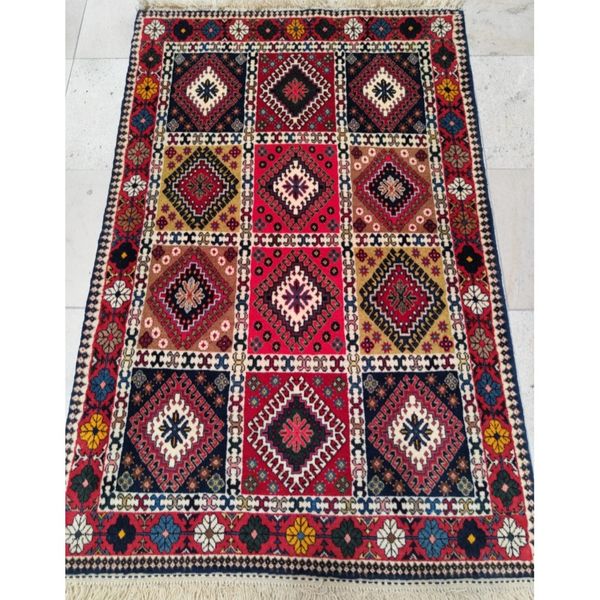 فرش دستباف سایز ذرع و نیم (تمام پشم یلمه طرح خشتی) کد 5977