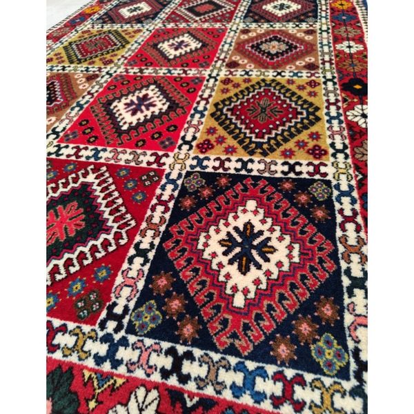 فرش دستباف سایز ذرع و نیم (تمام پشم یلمه طرح خشتی) کد 5977