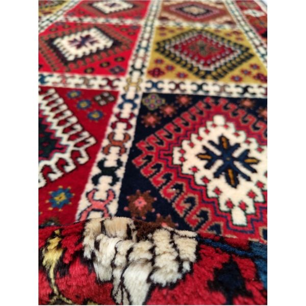 فرش دستباف سایز ذرع و نیم (تمام پشم یلمه طرح خشتی) کد 5977